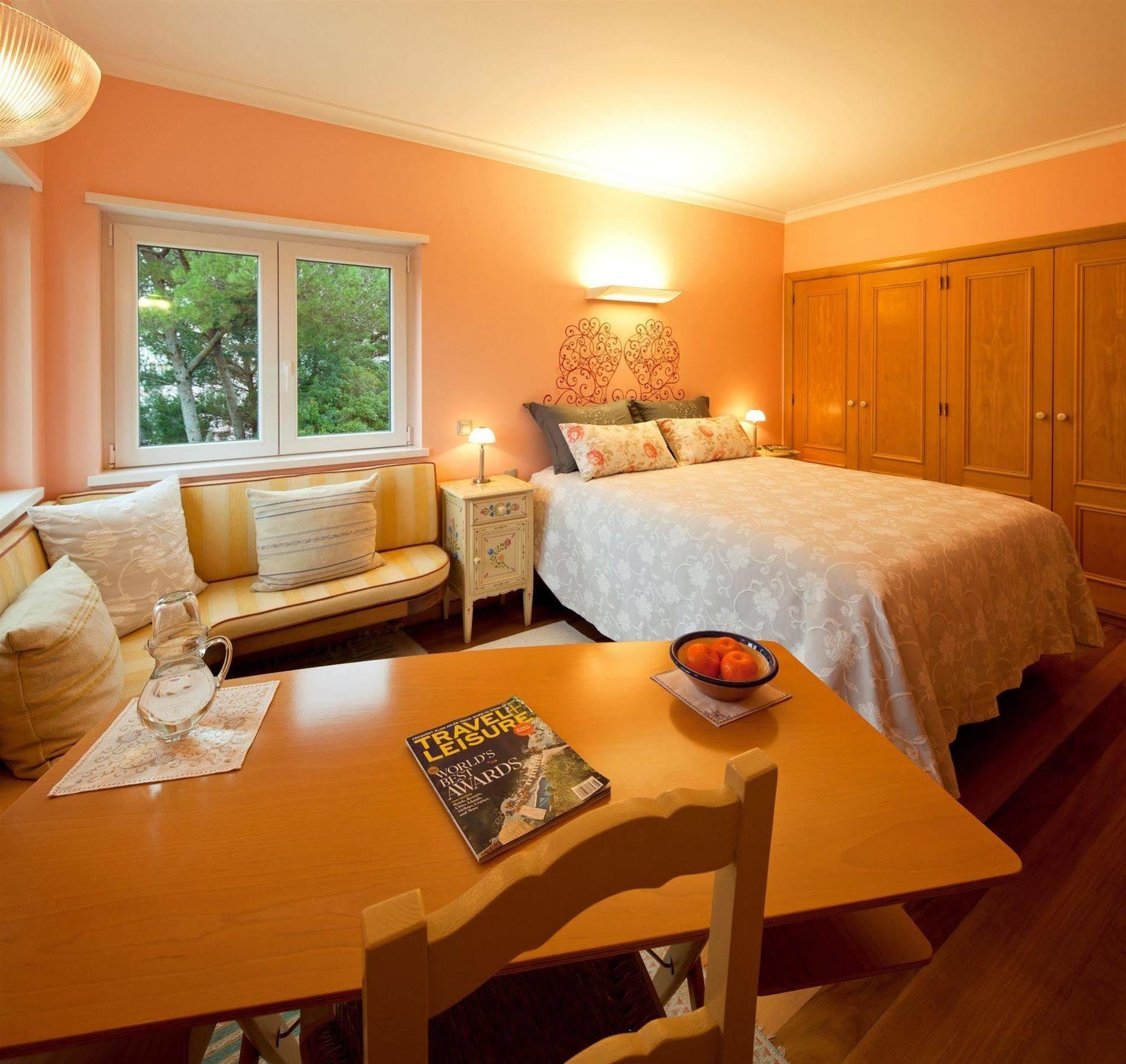 Dolce Vita Guesthouse Ещорил Екстериор снимка